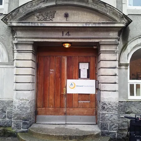 Hostal Alesund Hostel *